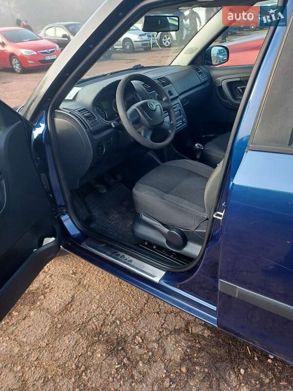 Хетчбек Skoda Fabia 2011 в Кропивницькому