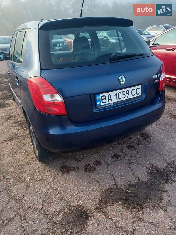 Хетчбек Skoda Fabia 2011 в Кропивницькому