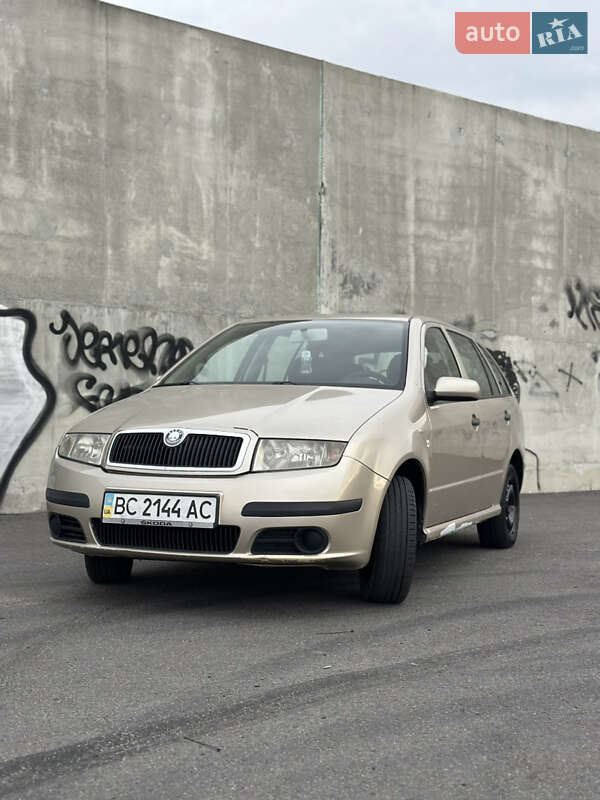 Хэтчбек Skoda Fabia 2004 в Львове
