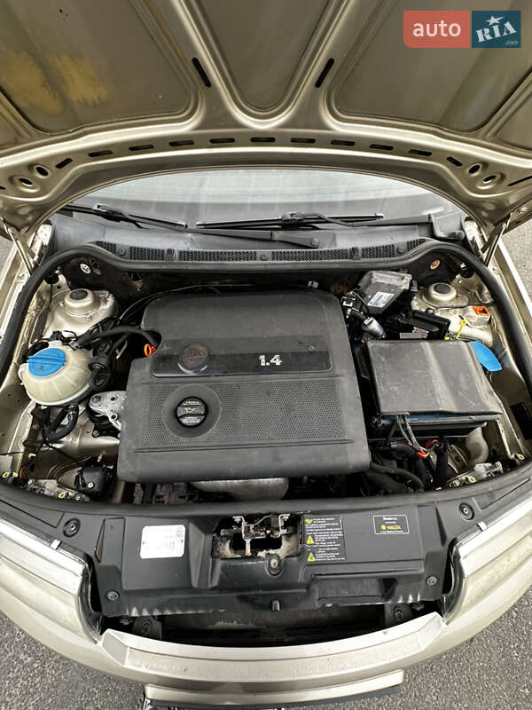 Хэтчбек Skoda Fabia 2004 в Львове