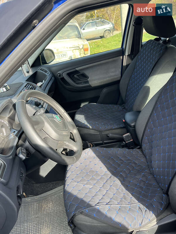 Хэтчбек Skoda Fabia 2010 в Каменец-Подольском