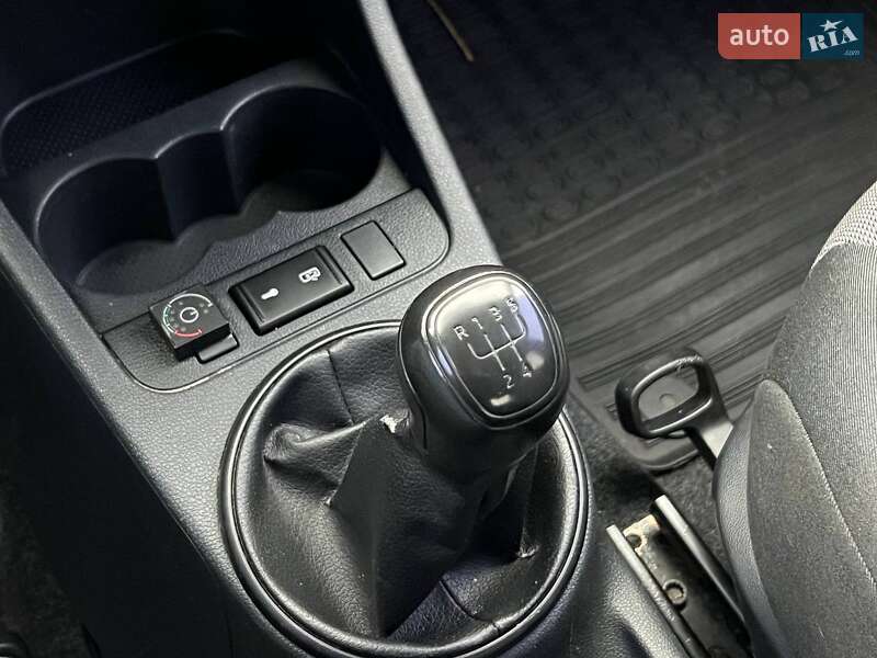 Хэтчбек Skoda Fabia 2013 в Киеве фото 18 Хэтчбек Skoda Fabia 2013 в Киеве