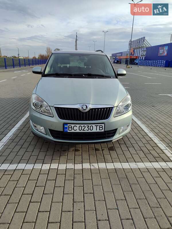 Універсал Skoda Fabia 2010 в Володимирі