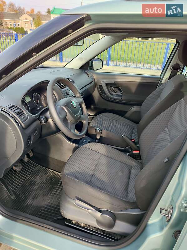 Універсал Skoda Fabia 2010 в Володимирі