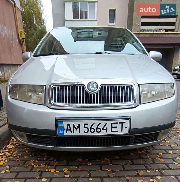 Хэтчбек Skoda Fabia 2002 в Луцке