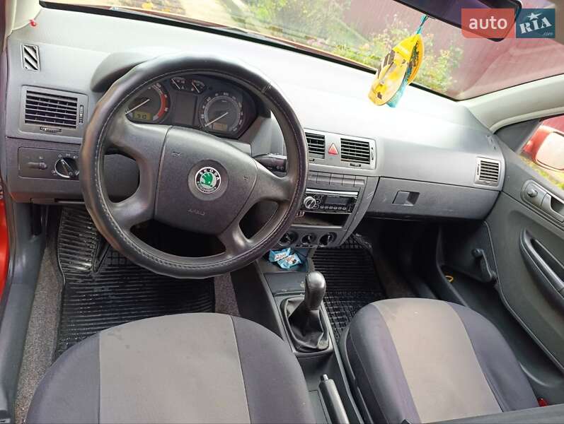 Хэтчбек Skoda Fabia 2006 в Зенькове