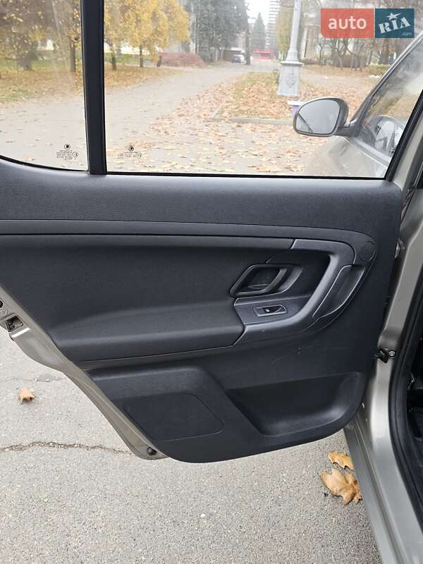 Хэтчбек Skoda Fabia 2015 в Киеве