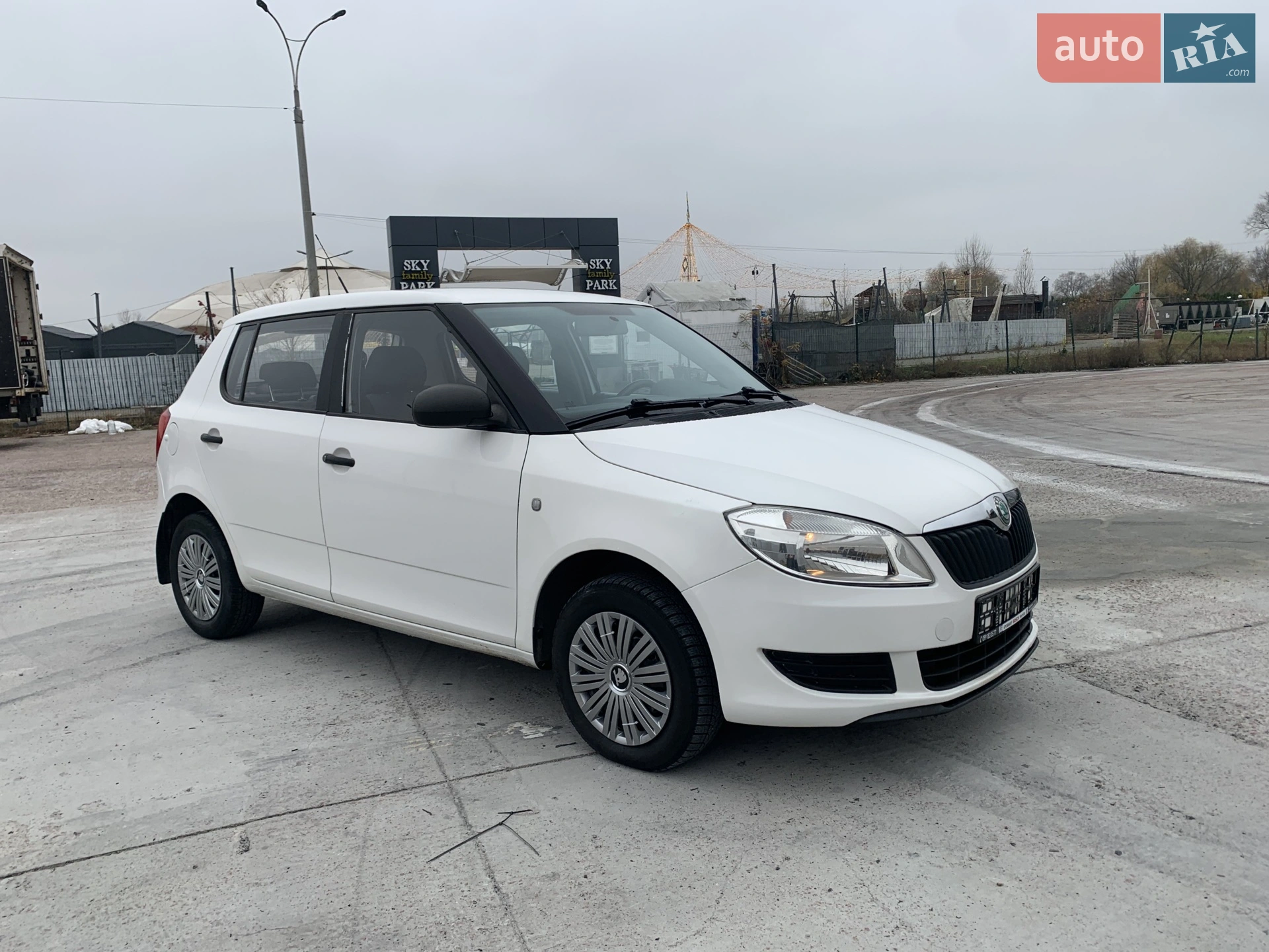 2011 Skoda Fabia - мініатюра 8