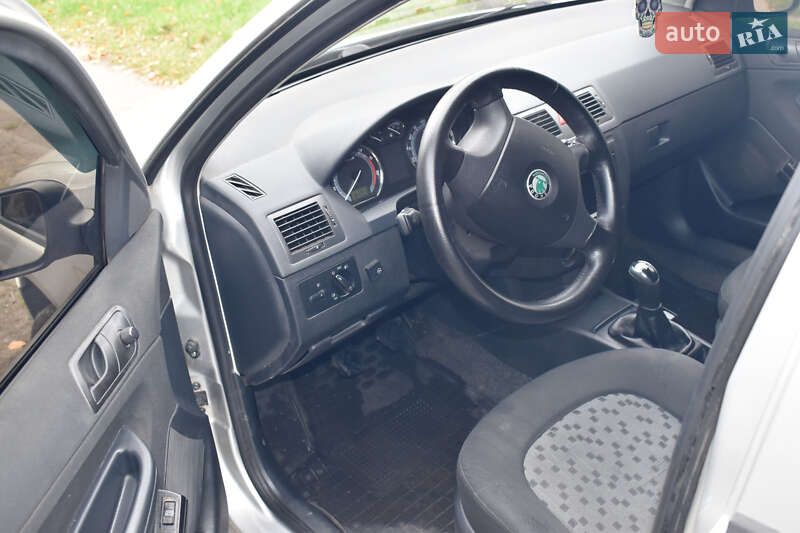 Хэтчбек Skoda Fabia 2006 в Киеве фото 17 Хэтчбек Skoda Fabia 2006 в Киеве