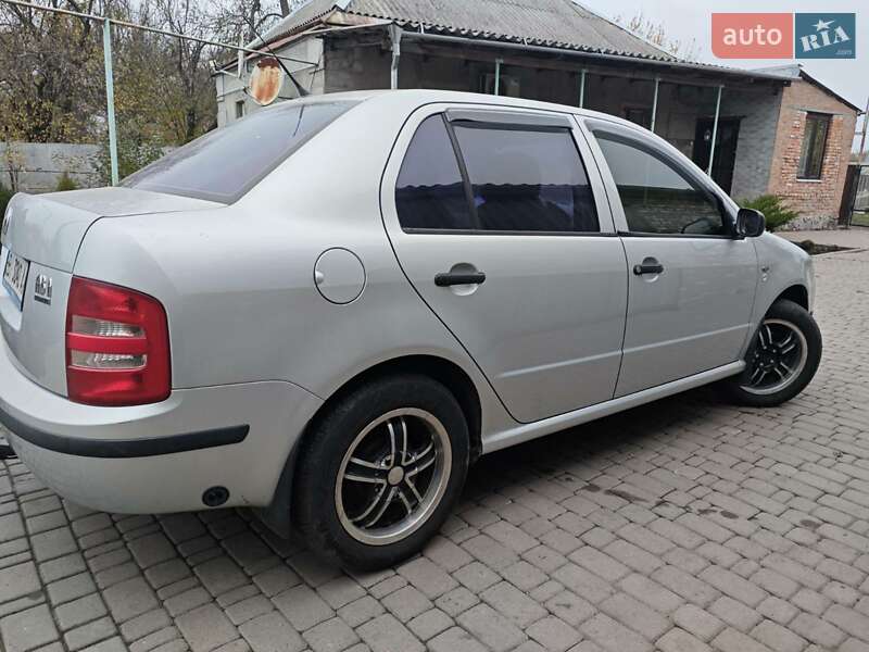 Седан Skoda Fabia 2001 в Хоролі