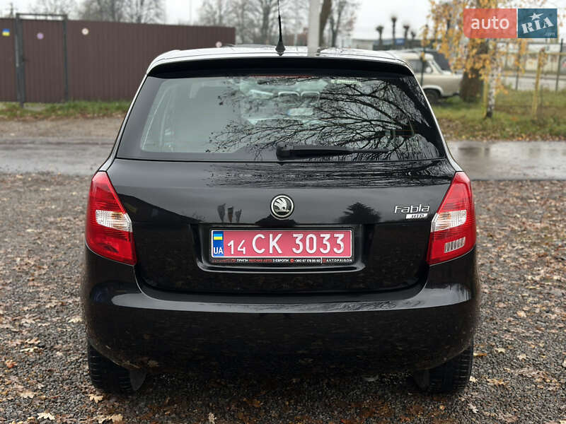 Хэтчбек Skoda Fabia 2009 в Виннице