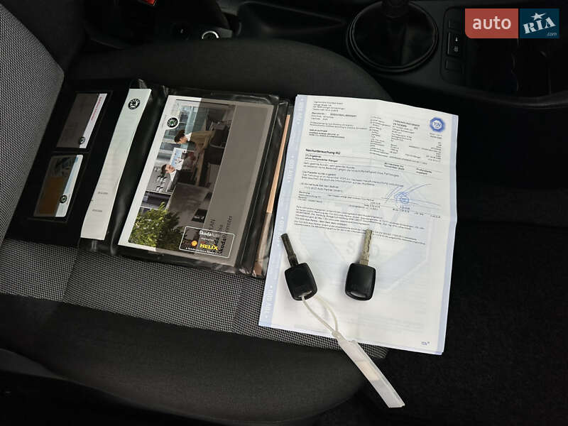 Хэтчбек Skoda Fabia 2009 в Виннице