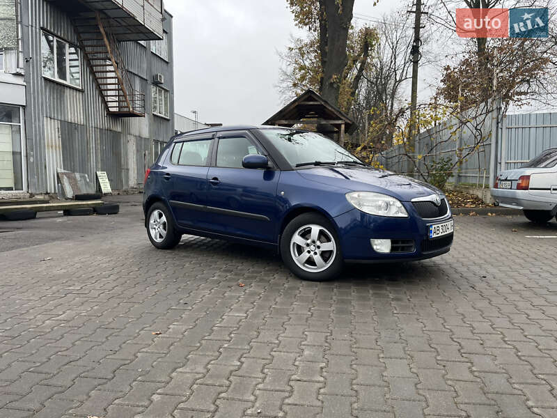 Хэтчбек Skoda Fabia 2008 в Виннице