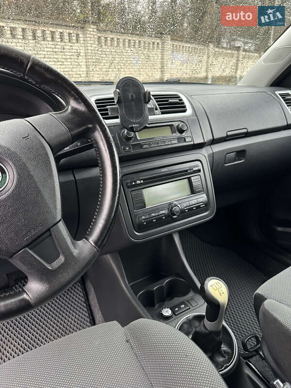 Хэтчбек Skoda Fabia 2008 в Виннице