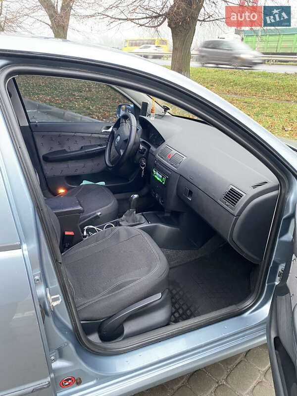 Хэтчбек Skoda Fabia 2004 в Виннице