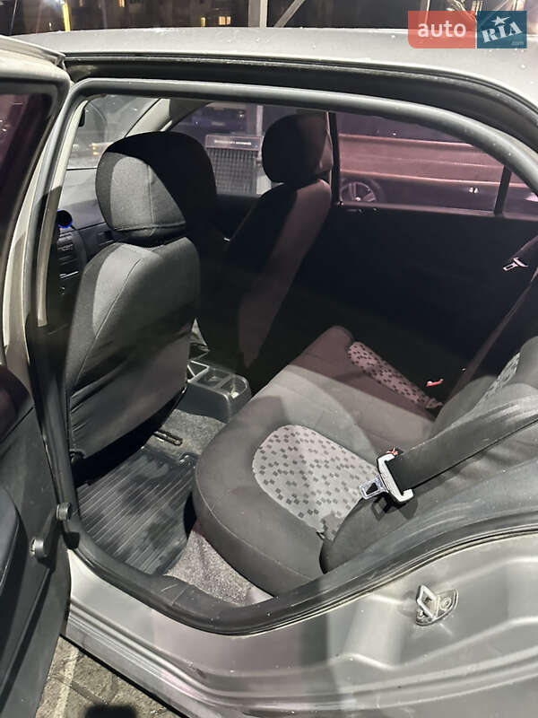 Хетчбек Skoda Fabia 2006 в Хмельницькому