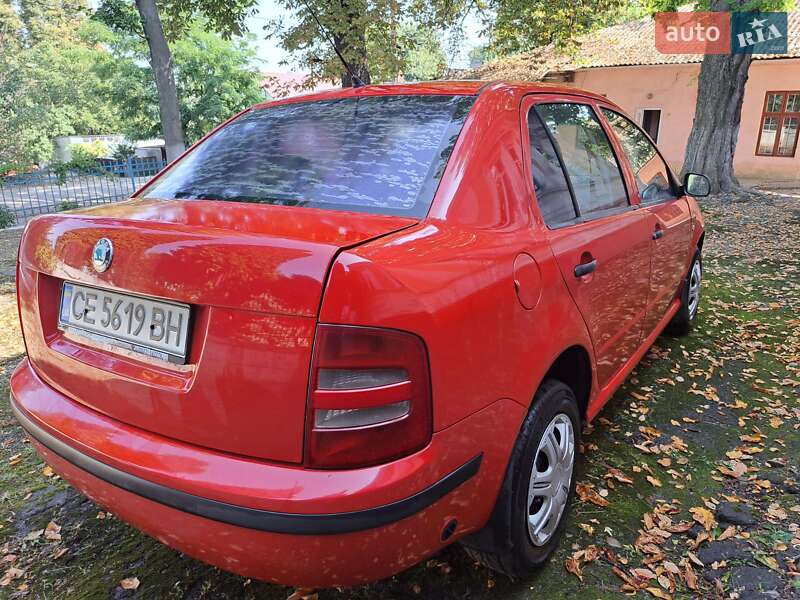 Седан Skoda Fabia 2002 в Черновцах