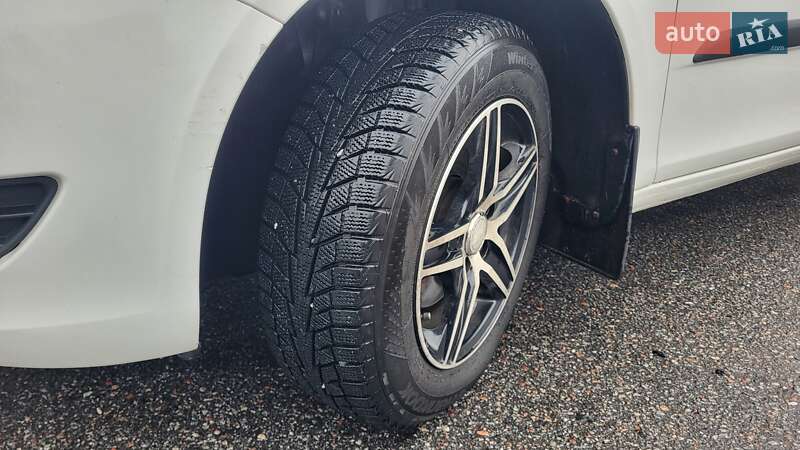 Хэтчбек Skoda Fabia 2012 в Полтаве