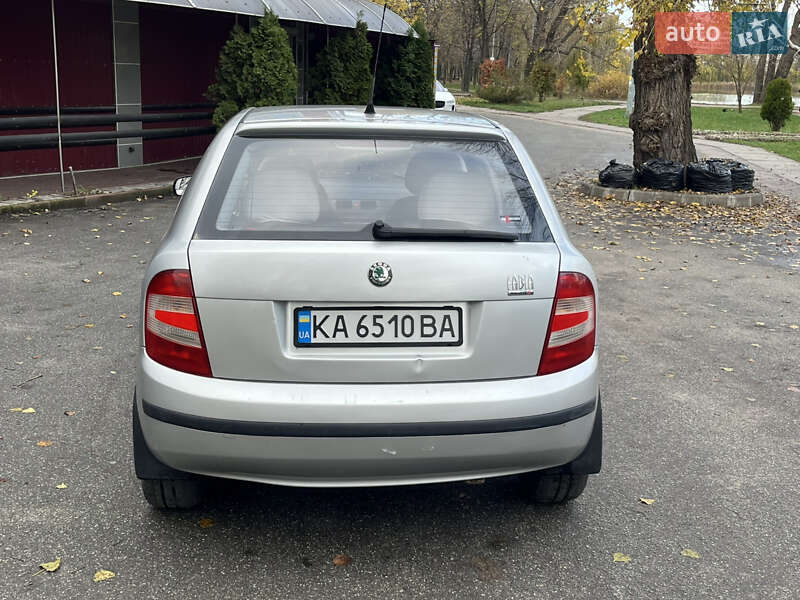 Хэтчбек Skoda Fabia 2006 в Киеве