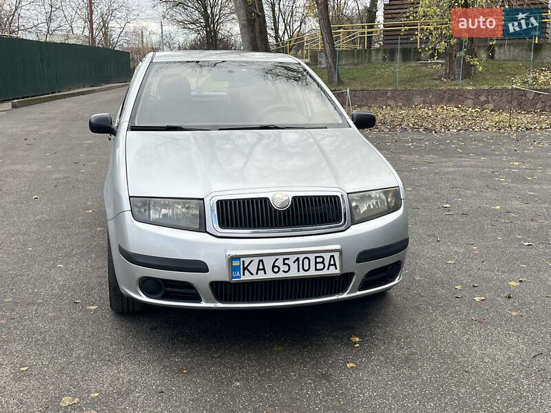 Хэтчбек Skoda Fabia 2006 в Киеве