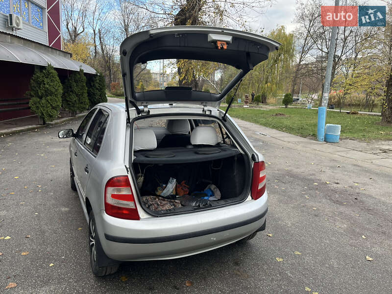 Хэтчбек Skoda Fabia 2006 в Киеве