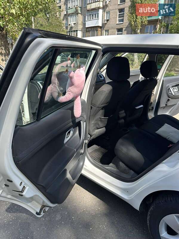 Хэтчбек Skoda Fabia 2008 в Николаеве