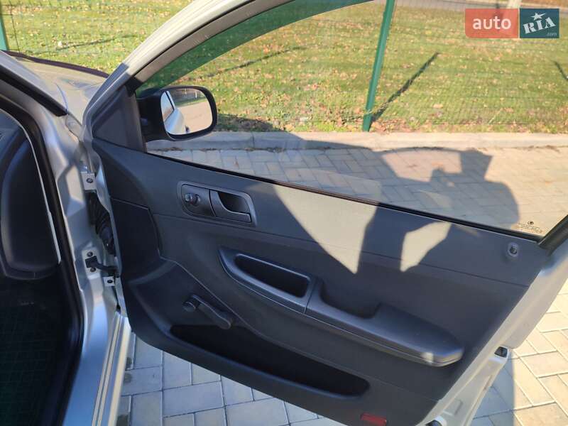 Хетчбек Skoda Fabia 2005 в Миколаєві