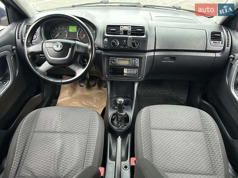 Хэтчбек Skoda Fabia 2012 в Днепре