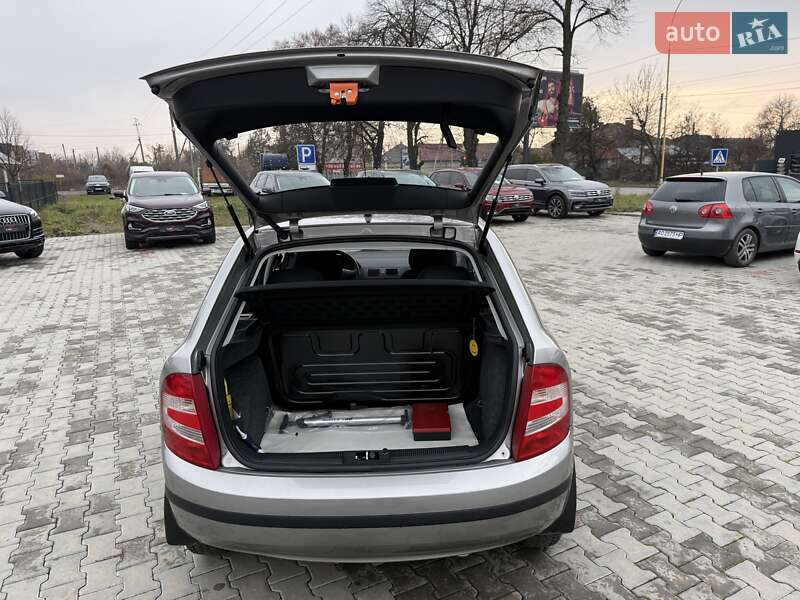 Хетчбек Skoda Fabia 2006 в Ужгороді фото 30 Хетчбек Skoda Fabia 2006 в Ужгороді