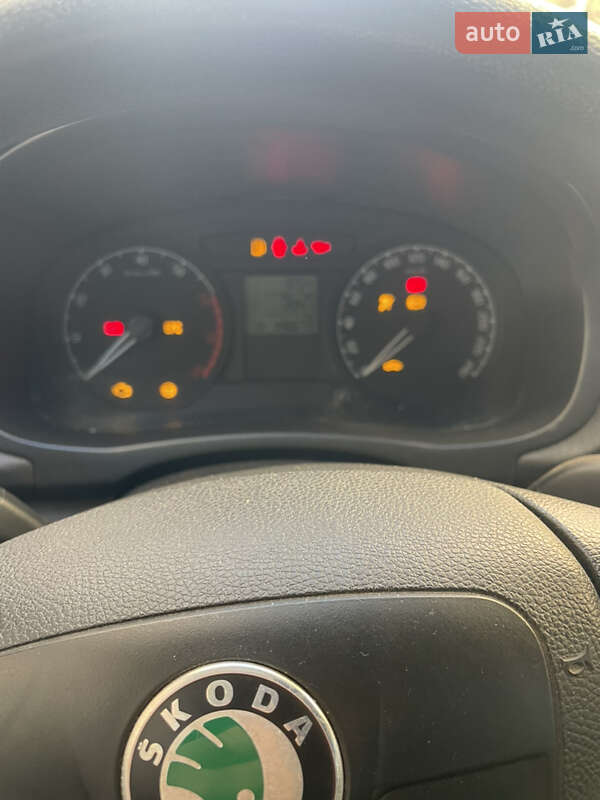 Хетчбек Skoda Fabia 2009 в Львові фото 11 Хетчбек Skoda Fabia 2009 в Львові