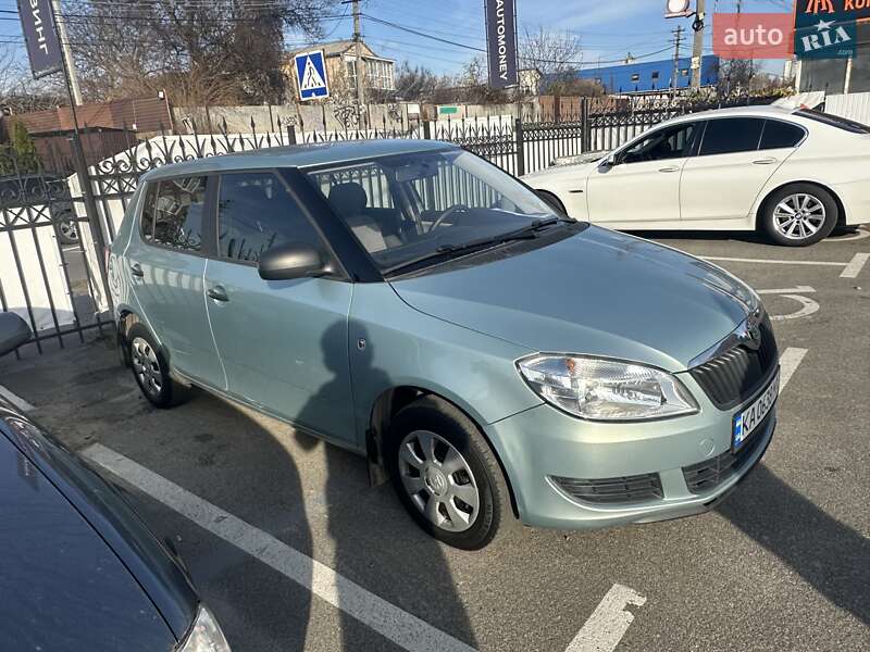 Хэтчбек Skoda Fabia 2011 в Киеве фото 3 Хэтчбек Skoda Fabia 2011 в Киеве