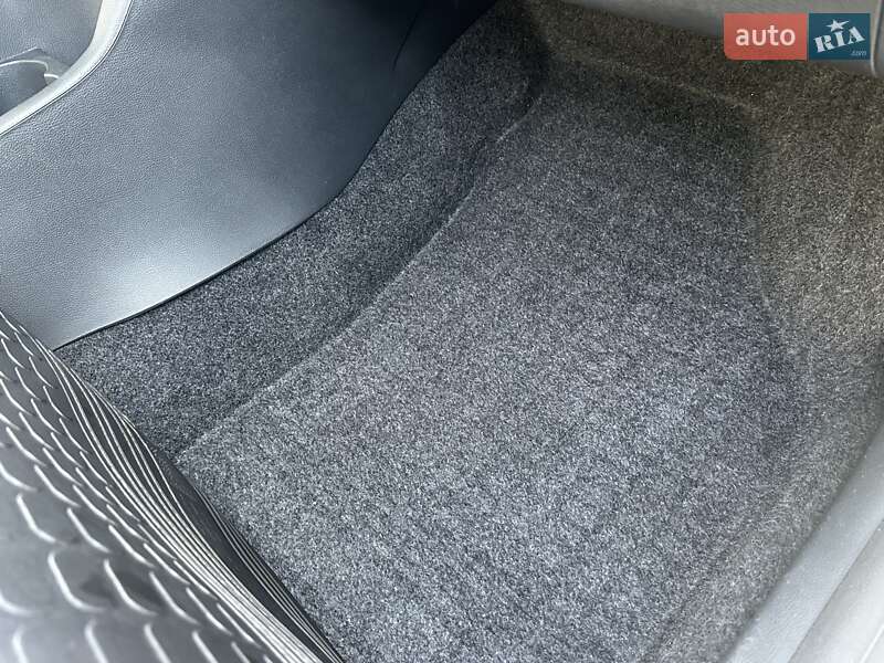 Хэтчбек Skoda Fabia 2011 в Киеве фото 24 Хэтчбек Skoda Fabia 2011 в Киеве