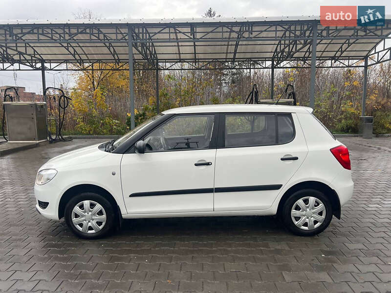 Хэтчбек Skoda Fabia 2012 в Полтаве
