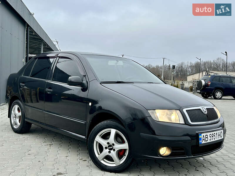 Седан Skoda Fabia 2004 в Вапнярке