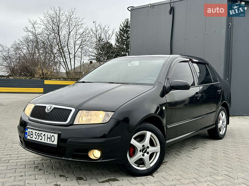 Седан Skoda Fabia 2004 в Вапнярке