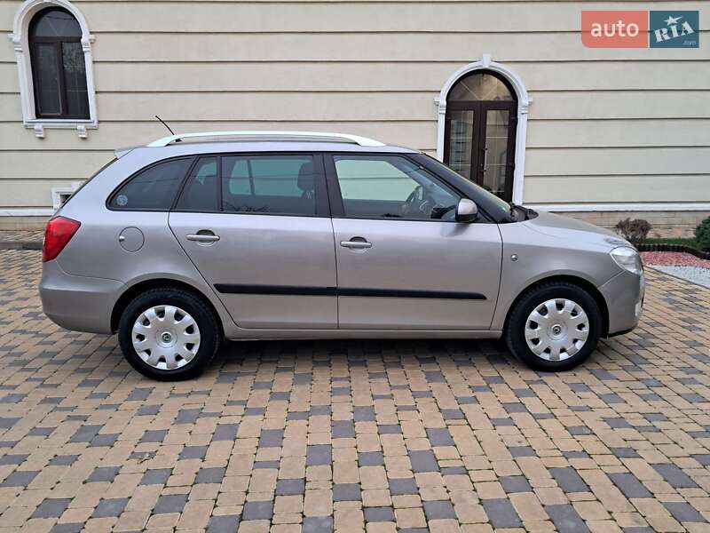 Универсал Skoda Fabia 2009 в Могилев-Подольске