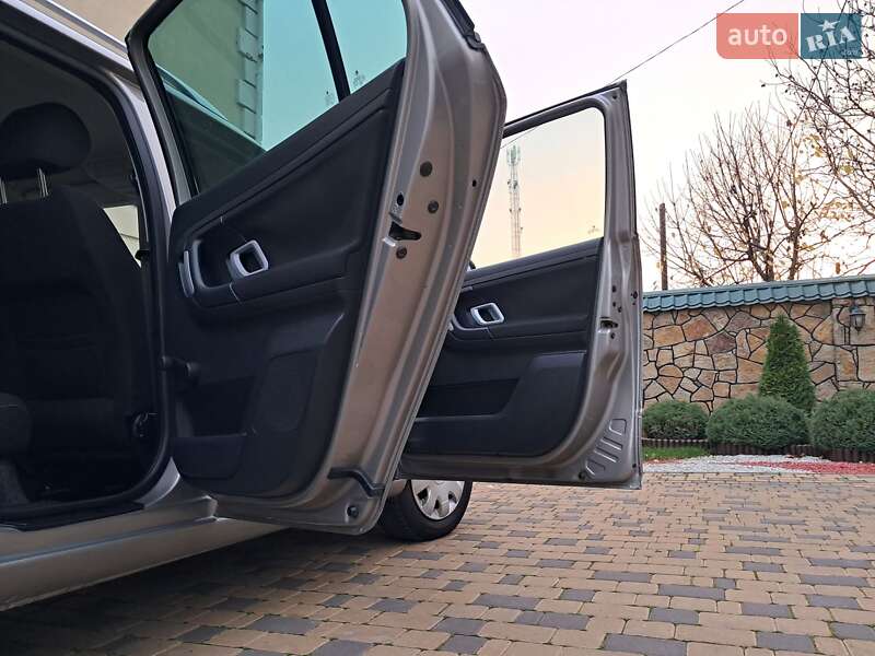 Универсал Skoda Fabia 2009 в Могилев-Подольске