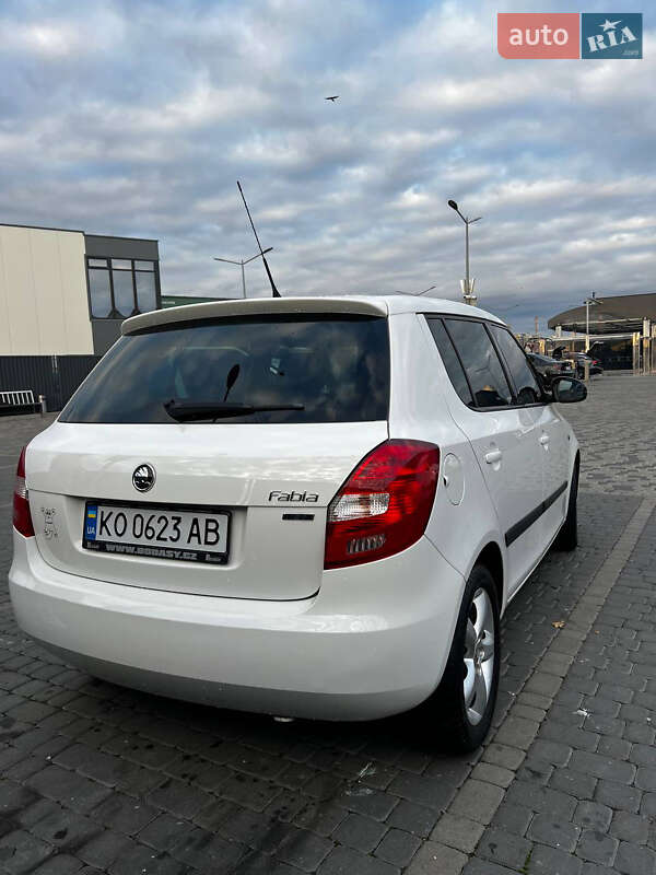 Хетчбек Skoda Fabia 2012 в Мукачевому