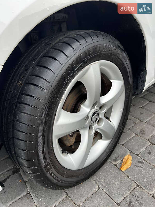 Хетчбек Skoda Fabia 2012 в Мукачевому