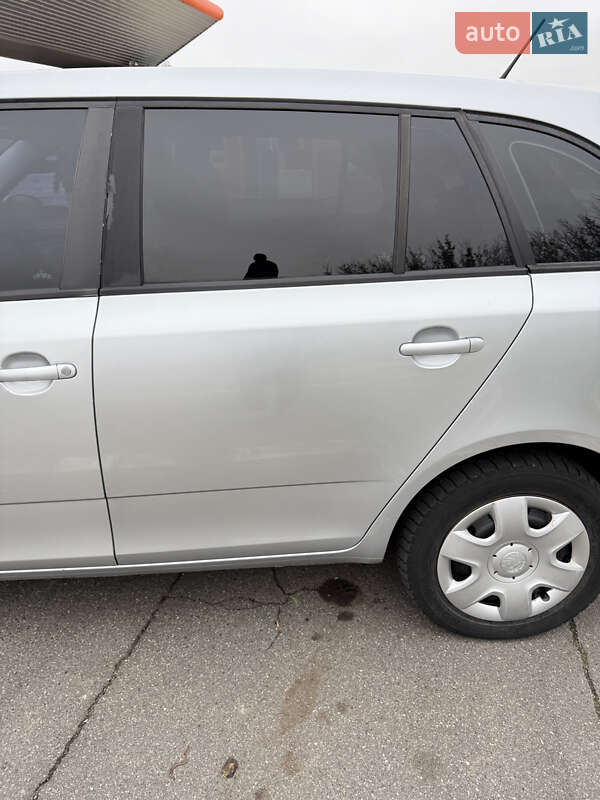 Універсал Skoda Fabia 2015 в Новій Водолагі