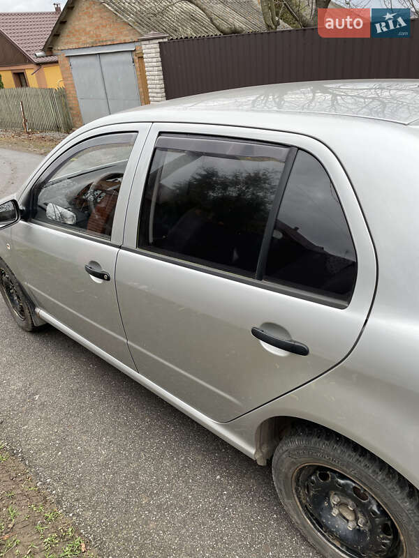Хэтчбек Skoda Fabia 2005 в Немирове