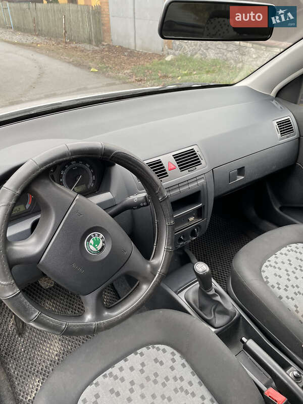 Хэтчбек Skoda Fabia 2005 в Немирове