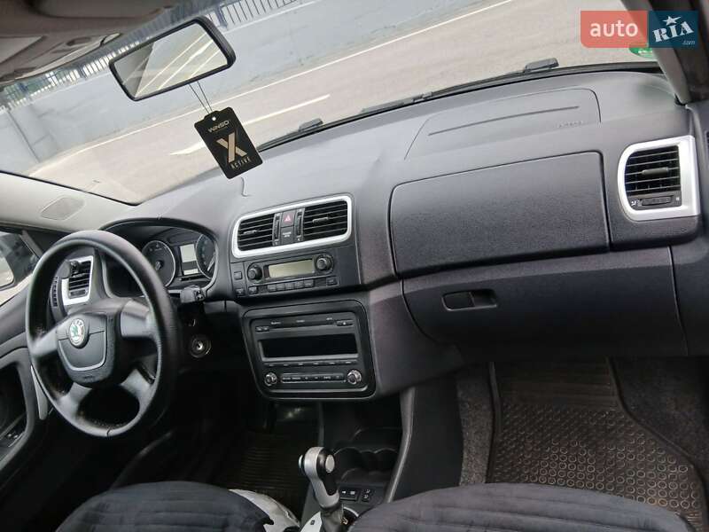 Універсал Skoda Fabia 2009 в Полтаві