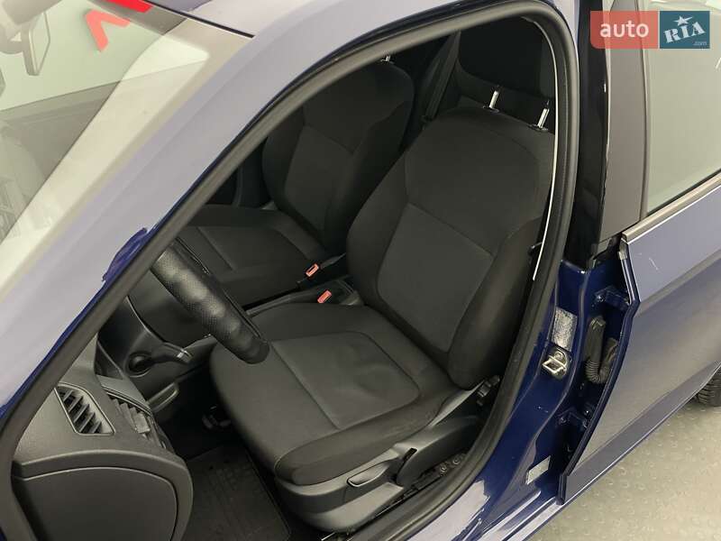 Хэтчбек Skoda Fabia 2016 в Киеве