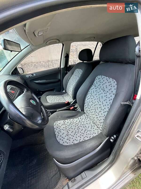 Хэтчбек Skoda Fabia 2006 в Бердичеве