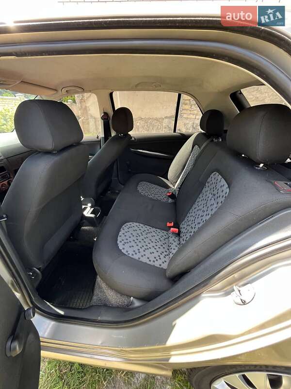 Хэтчбек Skoda Fabia 2006 в Бердичеве