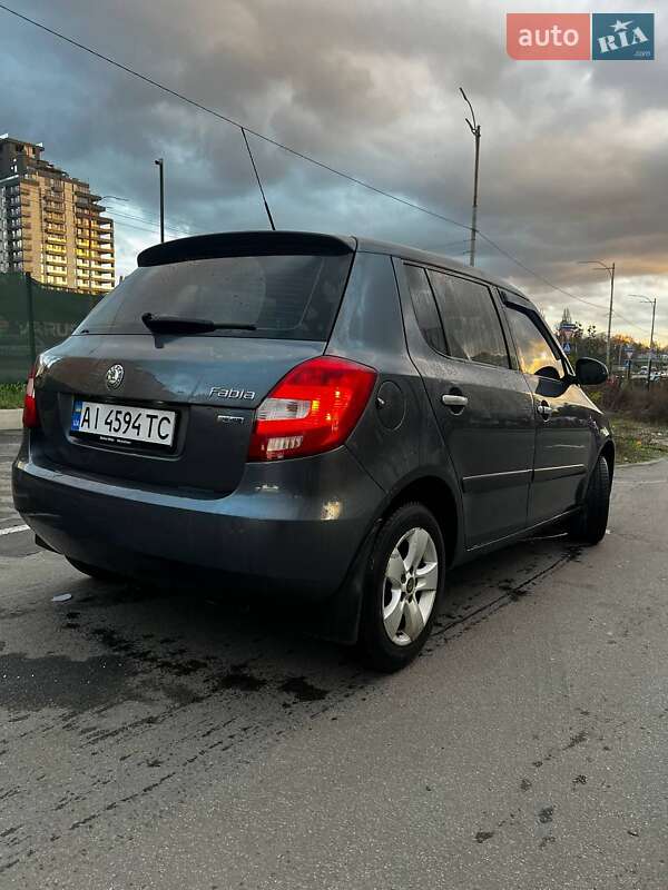 Хэтчбек Skoda Fabia 2007 в Киеве