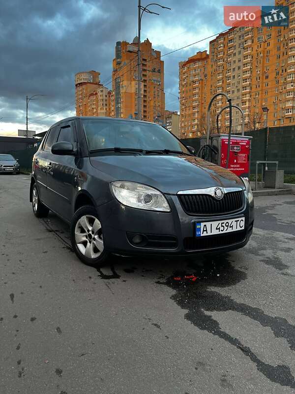 Хэтчбек Skoda Fabia 2007 в Киеве