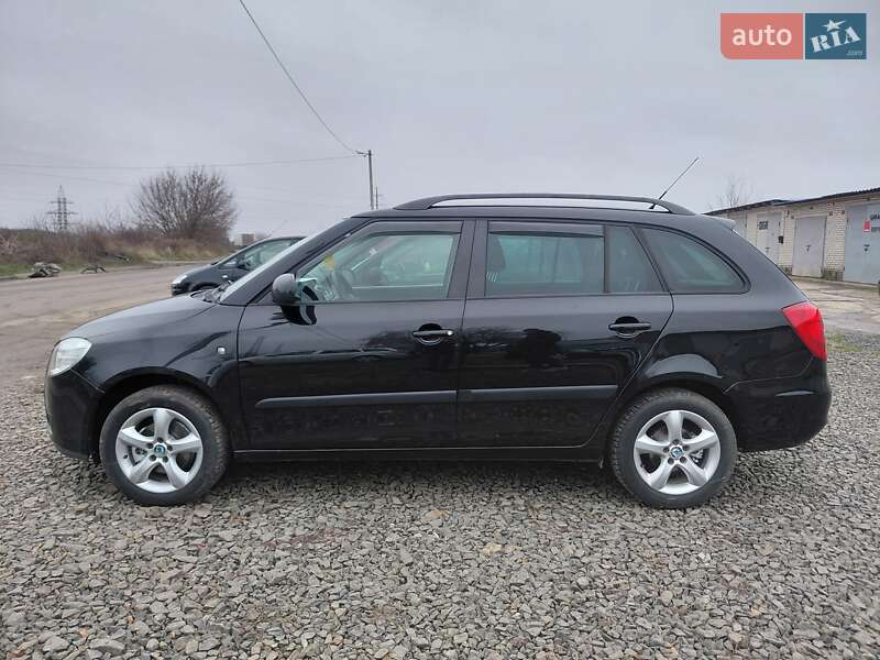 Универсал Skoda Fabia 2009 в Ровно фото 6 Универсал Skoda Fabia 2009 в Ровно