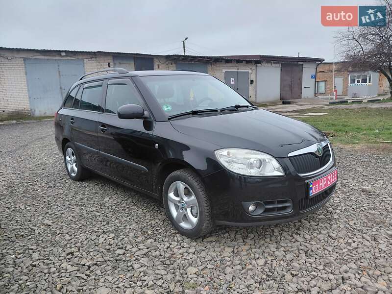 Универсал Skoda Fabia 2009 в Ровно фото 2 Универсал Skoda Fabia 2009 в Ровно